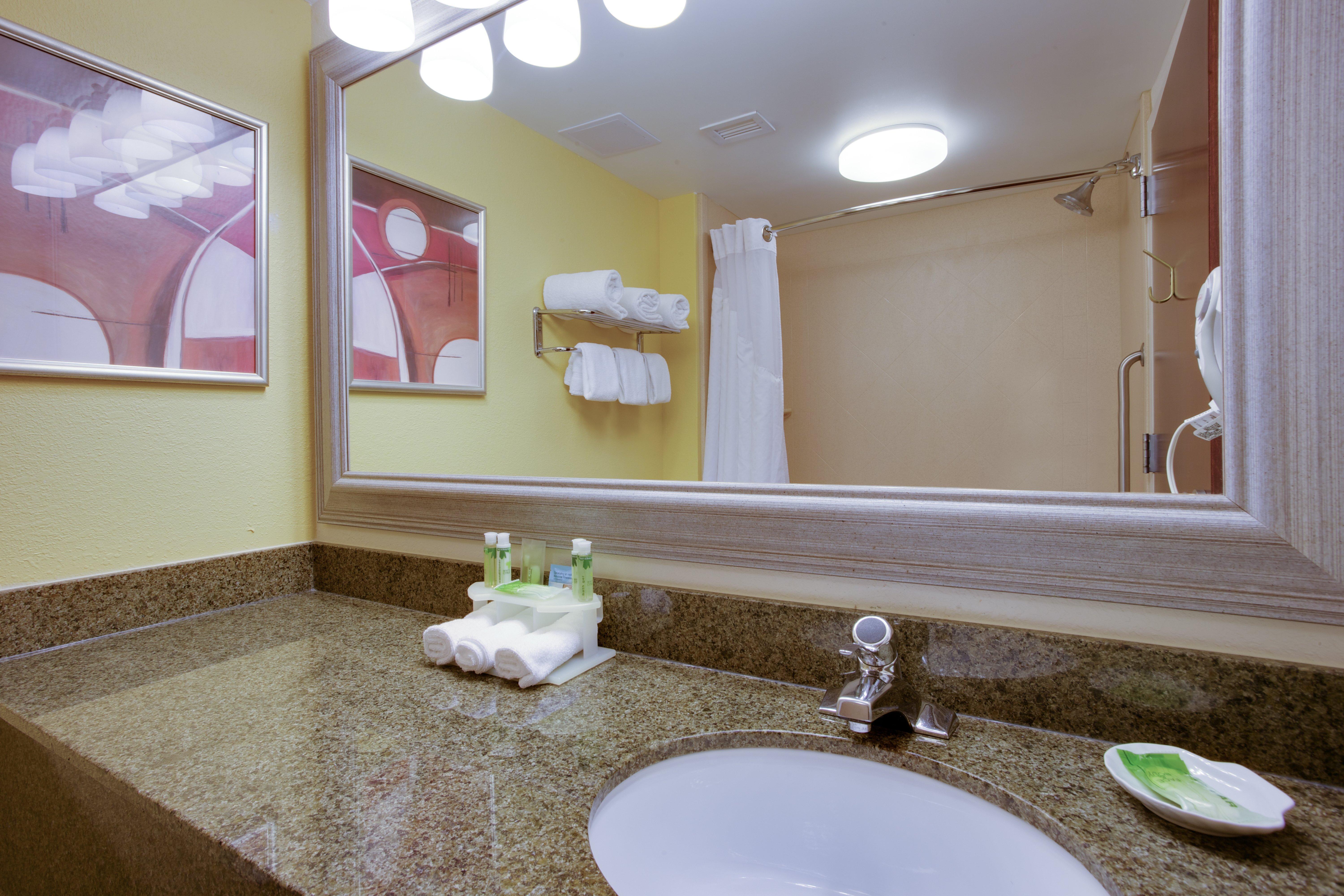 Holiday Inn Express Hotel & Suites Charleston-Ashley Phosphate By Ihg Норт-Чарлстон Екстер'єр фото