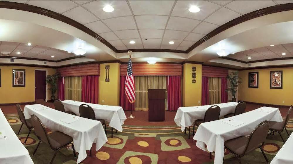 Holiday Inn Express Hotel & Suites Charleston-Ashley Phosphate By Ihg Норт-Чарлстон Екстер'єр фото